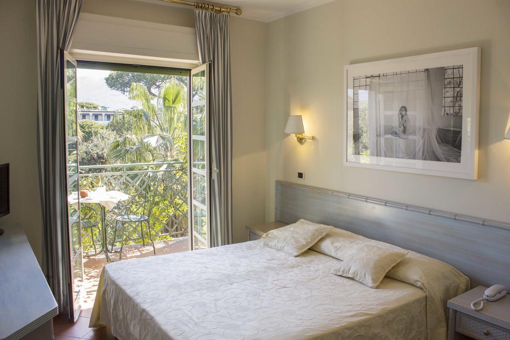 Hotel Mignon Forte dei Marmi Bagian luar foto